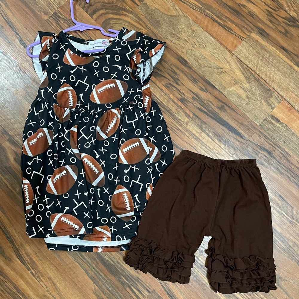 Cute girls shirt and shorts.